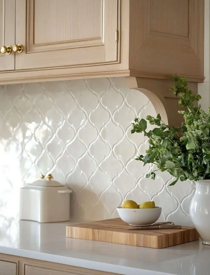 کاشی بین کابینتی سفید طرح ترنج